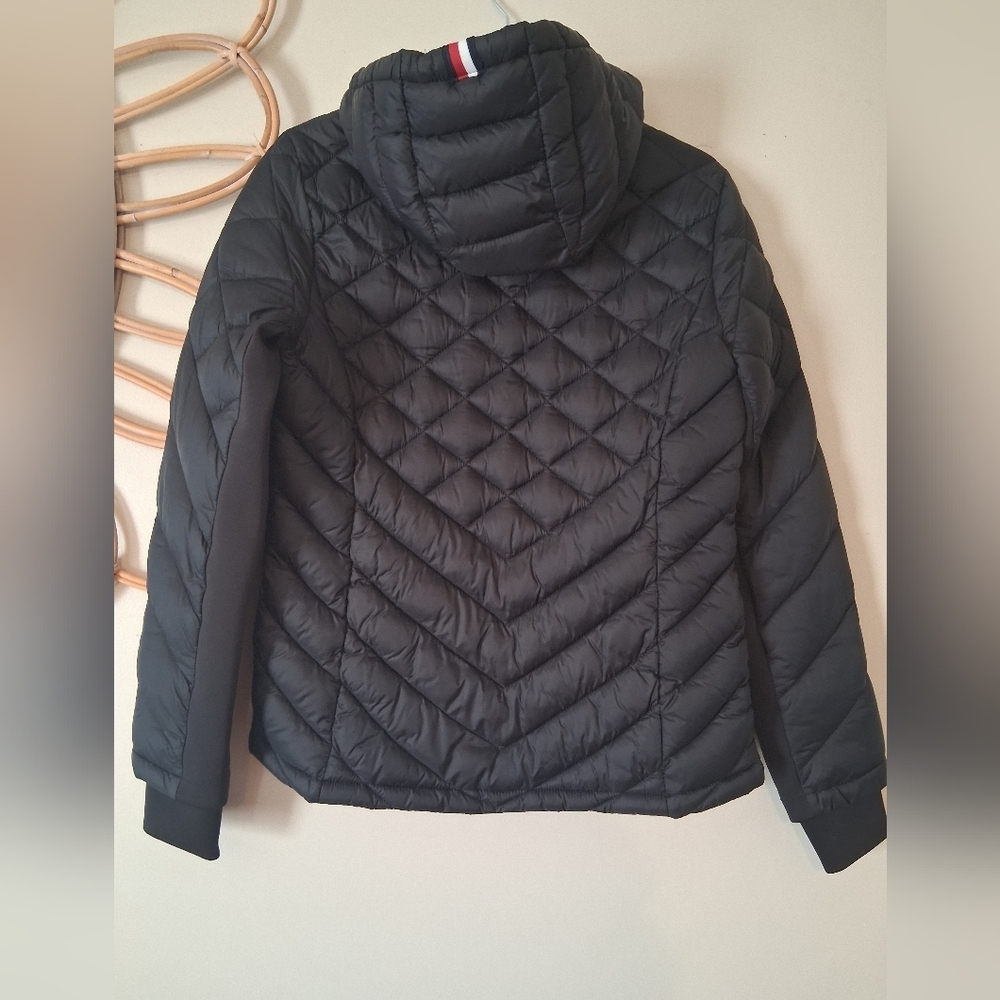 NWOT Tommy Hilfiger Women's Hooded Packable Jacket - Picture 7 of 13